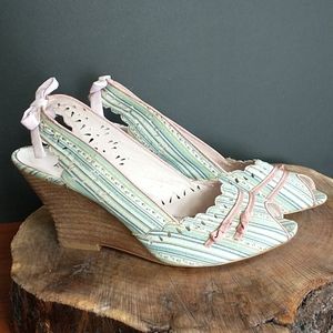 Kenzie Stunner Fabric Upper Wedge Peep Toes Sz 10